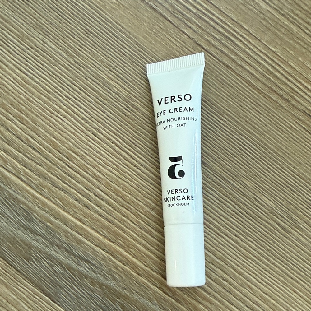 New verso eye cream extra nourishing with oat